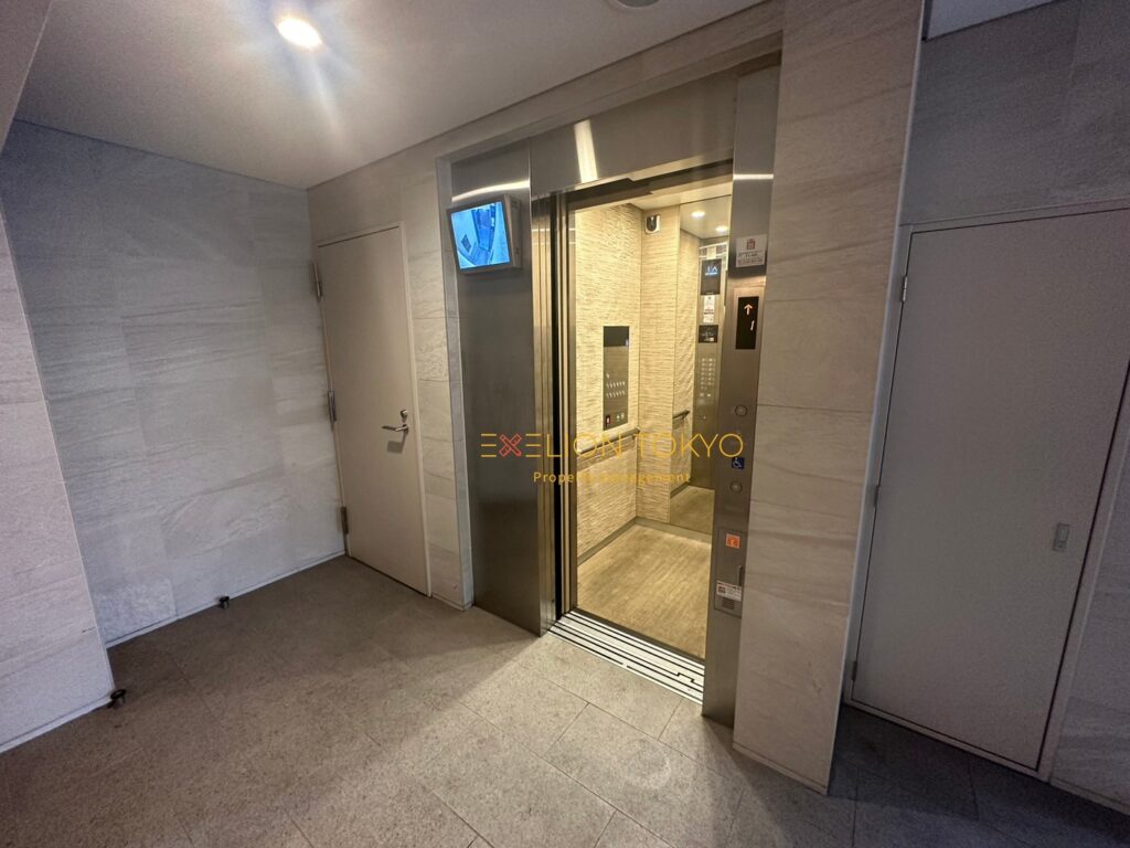 クレイシア三軒茶屋の外観・物件写真